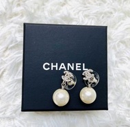Chanel 珍珠耳環