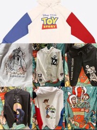 睇內文🥰 代購售$400+ 日本貴牌 belle maison 迪士尼合作款 聖誕反斗奇兵被 三眼仔胡迪 巴斯光年 火腿豬 毯 氈、、代購售$400+ 日本東京迪士尼反斗奇兵衛衣 寬鬆版型、兩size