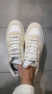 Chanel 米白色帆布休閒鞋