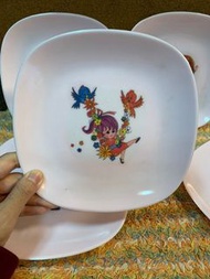 早期塑料盤子跟碗