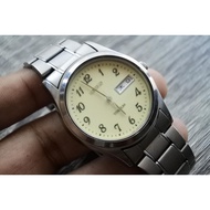 Second-Hand Japanese Vintage Watch Seiko Titanium 7N43 9090 IRIDESCENT DIAL Men's Quartz Body Round 