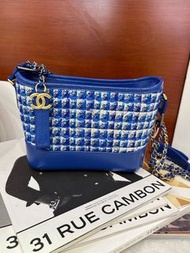 29/6 Update💙二手99%新🥰Chanel Gabrielle Hobo Small Size💙流浪包 小號🫶🏻藍白Coco tweed編織pattern 超級特別💙可陪驗