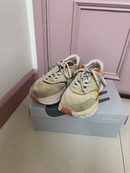 hoka bondi L suede