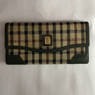 Dompet daks