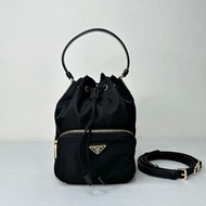 PRADA Duet尼龍小水桶包