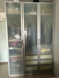 自取 IKEA 玻璃三門趟門衣櫃