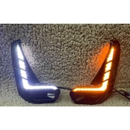 ฝาครอบไฟตัดหมอก มีเดไลท์ พร้อมไฟเลี้ยววิ่ง  Toyota Revo 2020  สามารถถอดใส่แทนฝาเดิมได้ทันที ต่อสายไฟ