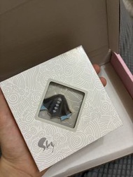 Sky光遇 藍底鬼蝠鬥篷徽章全新未拆三服未綁徽章
