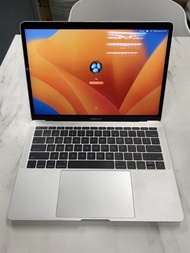 2017 MacBook Pro 13吋 2core i5-2.3GHz 8GB RAM 256SSD 銀色 香港行貨 淨機 不議價 可預約到門市睇機