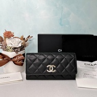 CHANEL 全新半水鑽金釦中夾