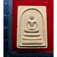 Somdej 顺德 龙婆胜Luang Phor Saeng Thammasaro
Tham Phra Phutthakosit
 ( Wat Nai Tao
Wat ang  Hom发行 )
佛历B.