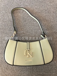 [In stock]LYN 2022 New Underarm Bag Stitching Baguette Bag Portable Shoulder Messenger Bag Christmas