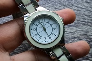 นาฬิกา Fashion มือสองญี่ปุ่น Geneva ระบบ QUARTZ ผู้หญิง ทรงกลม กรอบเงิน หน้าขาว หน้าปัด 37มม. สายสแตนเลส ใช้งานได้ปกติ สภาพดี ของแท้ ไม่กันน้ำ