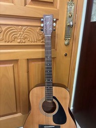 Yamaha guitar with bag f310