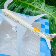 Etihad Airways Boeing 787-8 Dreamliner aircraft model 1:400 scale 20cm with beautiful display wheels