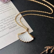 Avon 雅芳鉛水晶貝殼典雅項鍊