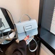 2024春季新款气质简约包包时尚洋气新款单肩纯色小方包包2024 spring new temperament simple bag20251102