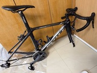 放Scott Foil20碳纖氣動車架‼️ultegra 6700全套‼️look嘅lock踏‼️fi’zi·k座位‼️無論組‼️只有車架連件‼️ 圈剎款式‼️連Ritchey碳座管 ‼️冇撞冇裂‼️