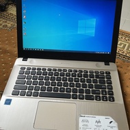 Laptop ASUS X411S Bekas