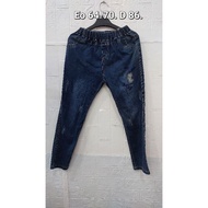 Men's jeans waist 64-70cm, length 86cm.