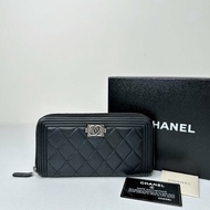CHANEL BOY黑銀羊皮拉鍊長夾