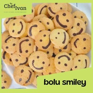 Cemilan Jajanan Snack Kiloan Bolu Smiley Kering Mini (=)