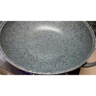 (ORIGINAL) KUALI BATU GRANITE COREL HG 36CM