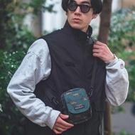 【新款預購】KIU 防潑水迷你新色 側背小方包 (6色) K437 含發票