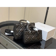 Dior LadyD-Sire Dior Bag 24 New Style Cow Particle Pattern Dior/Oil Wax Dior Tote Bag Dior Handbag D