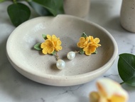 海島花語。手鉤耳飾。黃金香水雞蛋花