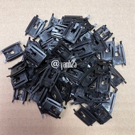 Saga iswara Door corner moulding clip belakang pintu lining clip rear back push retainer moulding mo