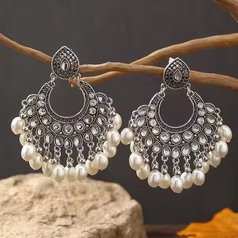 Luxury Bohemia White Crystal Earrings Ladies Ethnic Silver Color Hollow Geometric Earrings Accessori