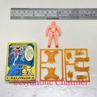 聖鬥士星矢 懷舊日版 食玩盒扭旦 黃金聖衣 雙魚座 未剪件 連盒