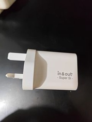 in & out Super Si PD 30W 充電器