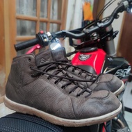 sepatu adidas zappan traxion