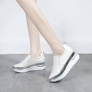 รองเท้าปิดเหล็กงอของผู้หญิงขนาด35-43มีพื้นรองเท้ากันน้ำหนังเค้กฟองน้ำรองเท้าโลฟเฟอร์สูงและรองเท้าลำลองขี้เกียจ