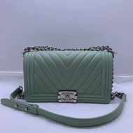 Chanel Boy Flap Bag 小羊皮中號單肩包鏈條包