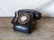 早期600型：轉盤電話機（經典黑色）