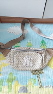 二手正品 MLB  NY腰包 $180順豐到付