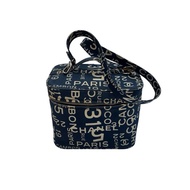 CHANEL 帆布字母塗鴉化妝箱包