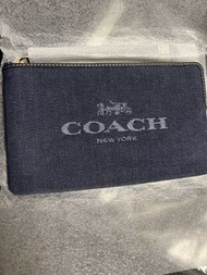 Coach 牛仔布手拿包