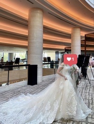 超大拖尾一字肩婚紗 👰🏻‍♀️