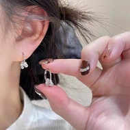 Round earrings with 5 large stones