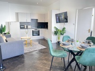Pangsapuri 45 m² dengan 1 bilik tidur dan 1 bilik mandi peribadi di The City (Industrial Flat near H
