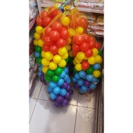 100 toy balls