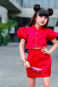 ตรุสจีน 2567  เสื้อผ้าเด็กผู้หญิงสีแดง กี่เพ้า ชุดจีน อาหมวยตรุษจีน