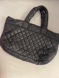 Chanel黑色羽絨袋