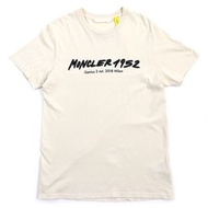 MONCLER GENIUS 2 MONCLER 1952 刺繡 100% 純棉短袖 T 卹，帶品牌標誌貼片，淺米色和黑色，L 碼，正品男士款，成色極佳。