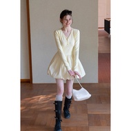 [EGGKA] V-neck long-sleeved tulip dress