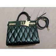 Second Hand-LYN Women's Shoulder Bag There Is A Black Strap Aum Patcharapa Model. Good Condition